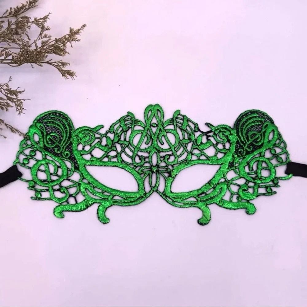 Enchant in Green: Green Musical Lace Masquerade Mask for Elegant Evenings (New)